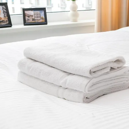 Siekierki Malachite By Bookinghost Varşova