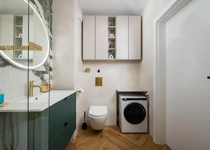 Siekierki Malachite By Bookinghost