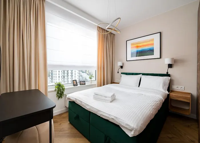 Siekierki Malachite By Bookinghost * Varşova