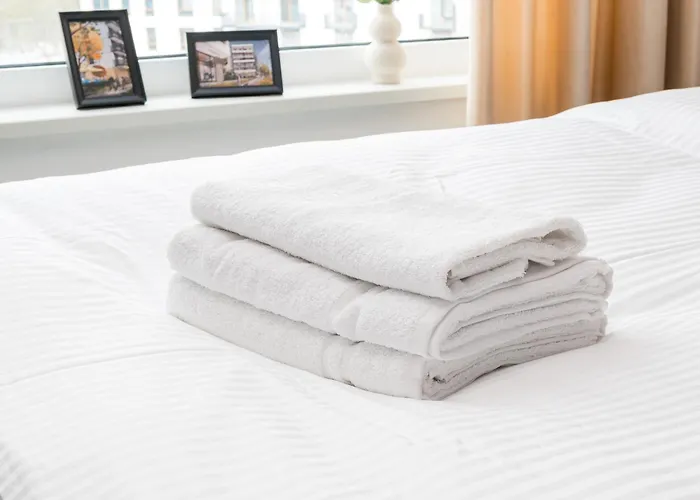 Siekierki Malachite By Bookinghost Varşova