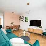 Apartamento Siekierki Malachite By Bookinghost