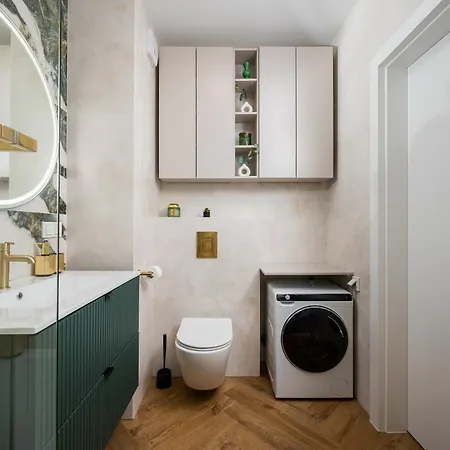 Siekierki Malachite By Bookinghost