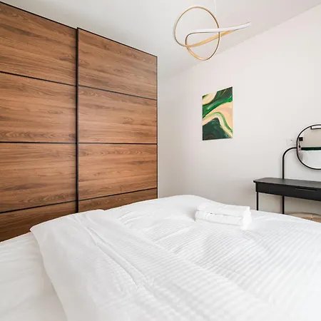 Апартаменты Siekierki Malachite By Bookinghost Варшава